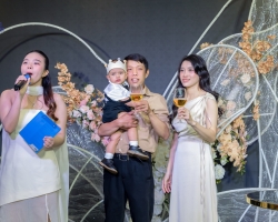 12 Tháng Kỳ Diệu: Làm Sao “Đóng Gói” Trọn Vẹn Cảm Xúc Vào Tiệc Thôi Nôi Đầu Tiên Của Con?