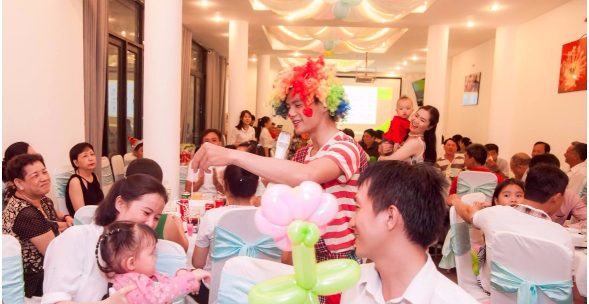 tiec thoi noi